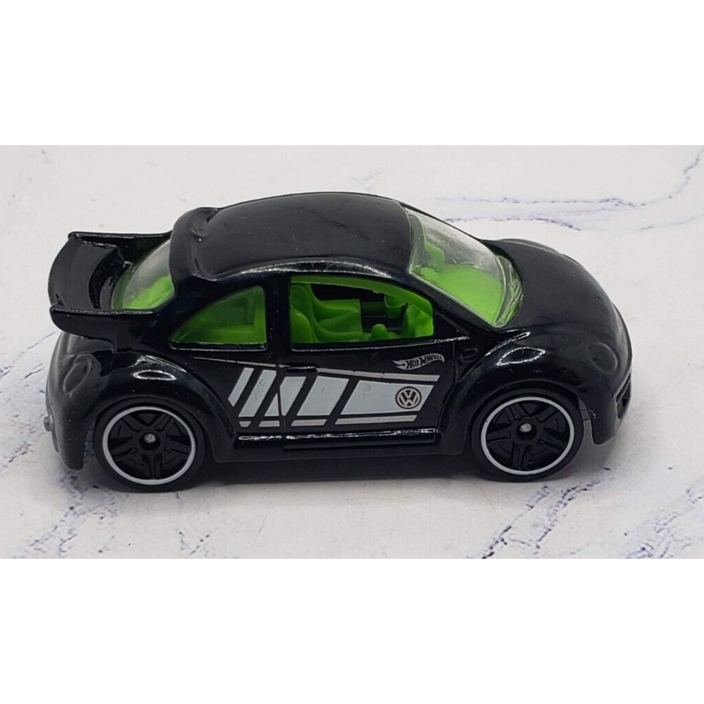 Hot Wheels 2016 Volkswagen New Beetle Cup Night Burnerz Series Black Car Vehicle